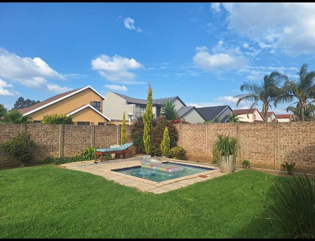 3 BEDROOM HOUSE FOR SALE IN SONNEVELD